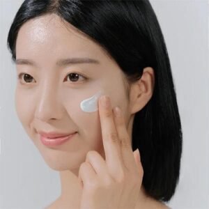 SKIN1004 Hyalu-Cica Water-Fit Sun Serum SKIN1004 Hyalu-Cica Water-Fit Sun Serum